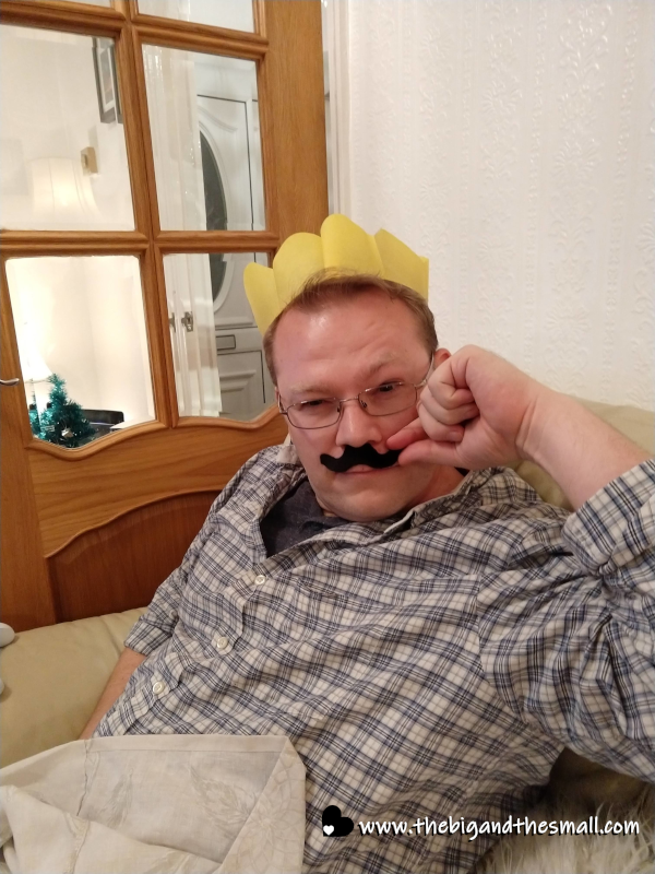 Joel with villain mustache.png